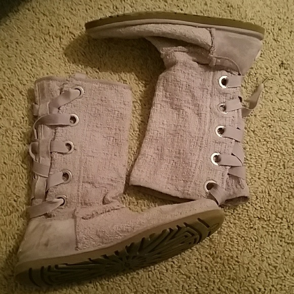 FINAL PRICE! UGGs Lavender Heirloom Boots - Picture 3 of 5